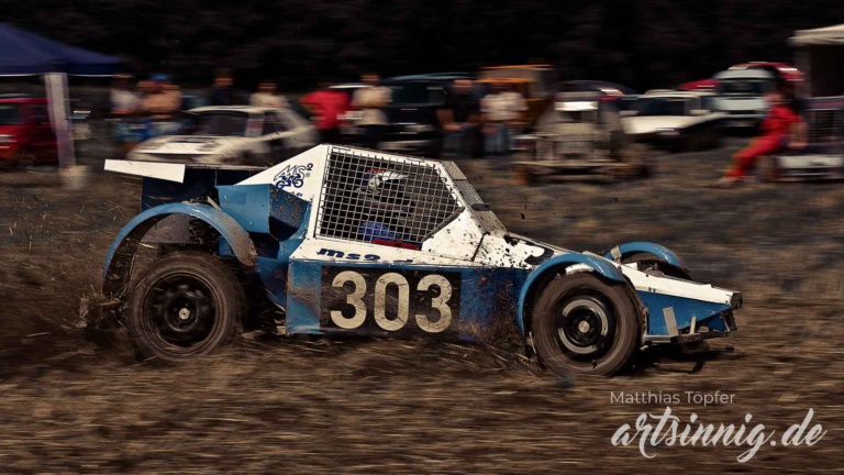 slow shutter speed motorsport stock car racing